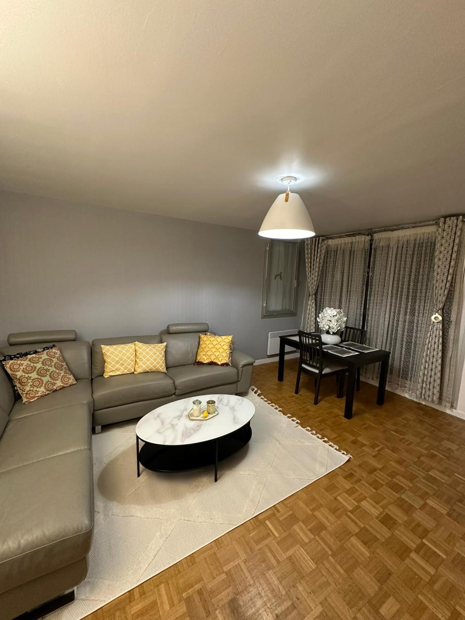 Appartement En Residence- Clichy Buitenkant foto